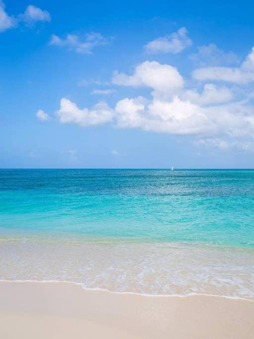 Beach Living At Island Pine Villas George Town Exteriör bild