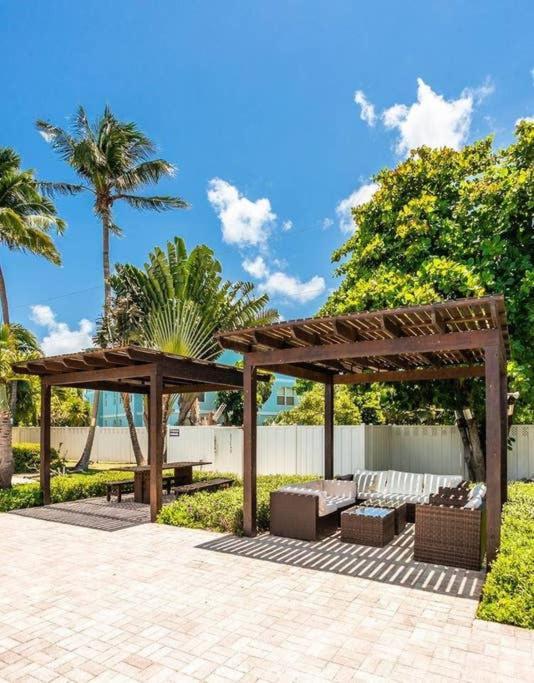 Beach Living At Island Pine Villas George Town Exteriör bild