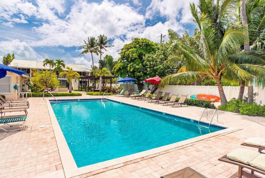Beach Living At Island Pine Villas George Town Exteriör bild