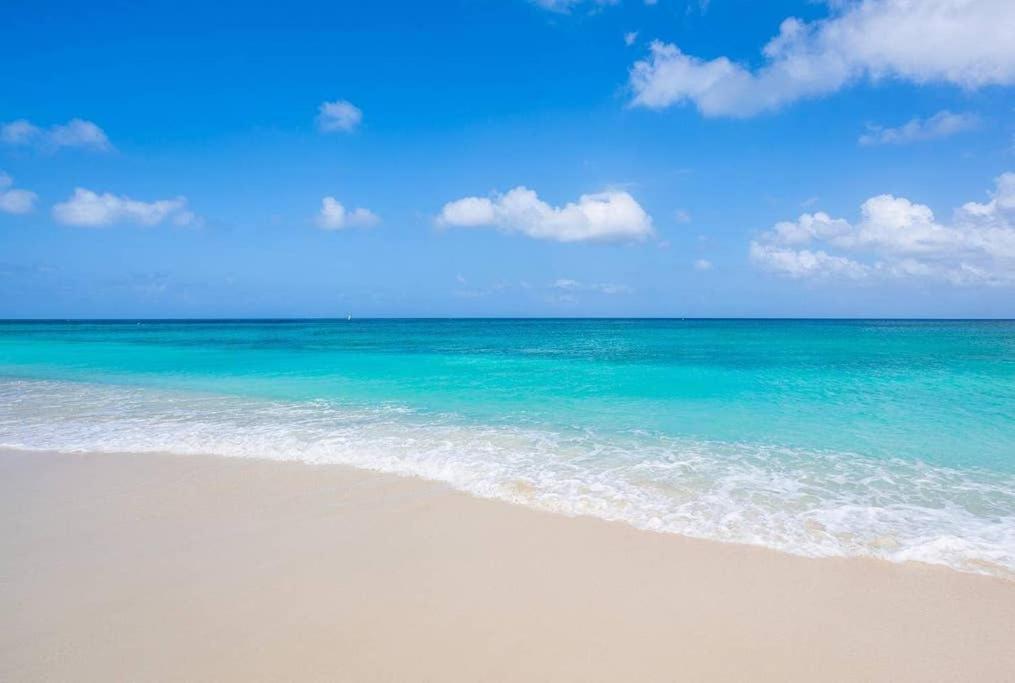 Beach Living At Island Pine Villas George Town Exteriör bild